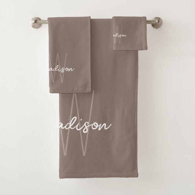 Monogramme Moderne Nom Script Taupe (En situation)