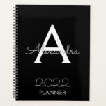 Monogramme noir argenté 2022 élégant<br><div class="desc">2022 Silver Black Monogram Nom et Initiale Spiral Carnet Planner. Cela rend le cadeau parfait pour 16 ans,  mariage,  douche nuptiale,  anniversaire,  baby shower ou bachelorette pour quelqu'un qui aime le luxe glam et les styles chic.</div>