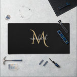 Monogramme noir personnalisé<br><div class="desc">Personnalisez-le avec votre nom ou vos initiales pour une touche vraiment super et customisée. Profitez du confort et du style tout en travaillant avec cet accessoire de bureau lisse et durable.</div>