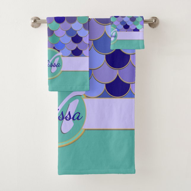 Monogramme + Nom Mermaid Aqua Turquoise violet ble (En situation)