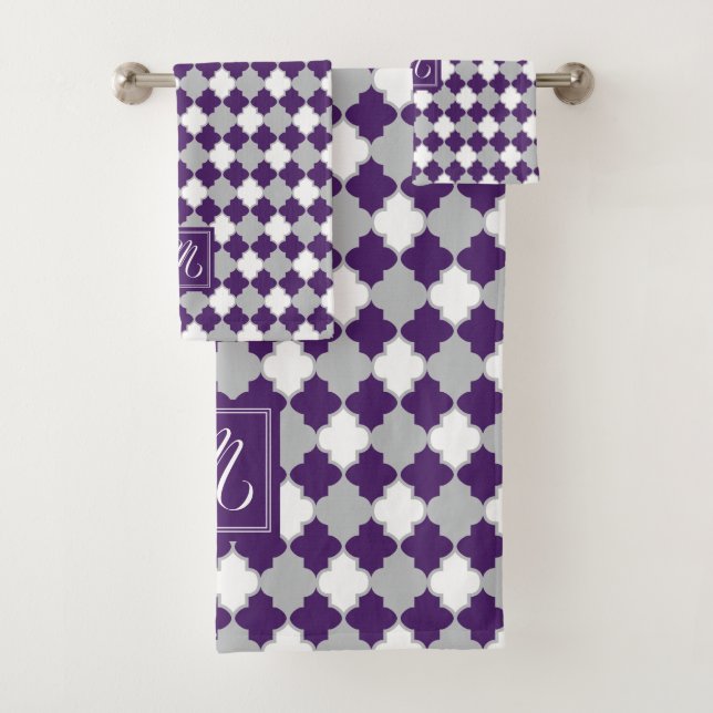 Monogramme Plum violet, gris et blanc Quatrefoil (En situation)