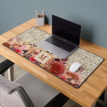 Monogramme Rose or Fleurs Parties scintillant or c<br><div class="desc">Ce matelas à plateau-coussin est décoré avec un design en glamour girly. Un monogramme avec des fleurs en terre cuite,  pêche et or apparaît sur un arrière - plan en faux parties scintillant couleur champagne (or clair).</div>