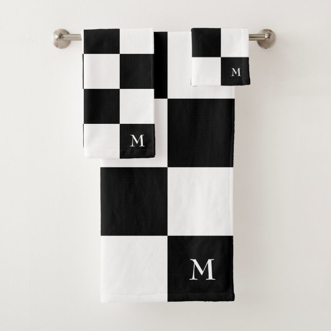 Monogramme sur fond à carreaux noir et blanc (En situation)