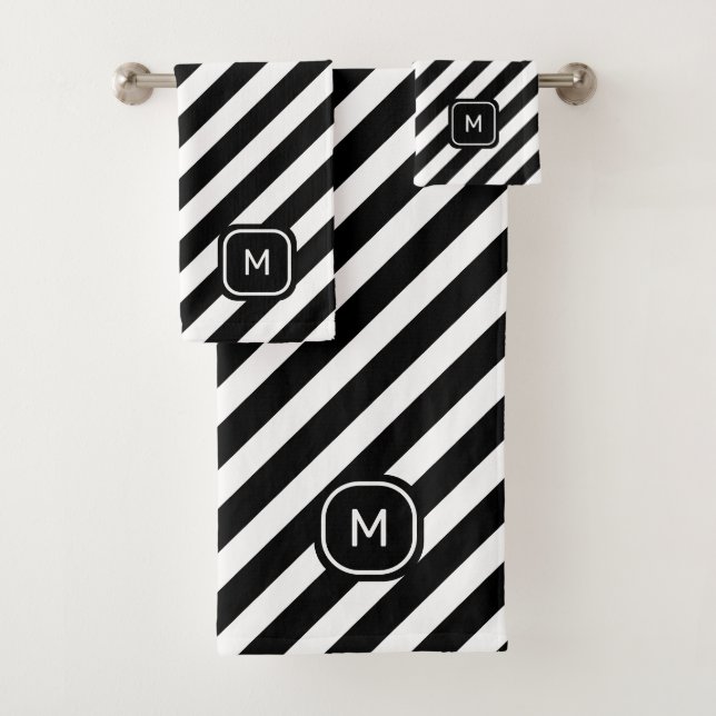 Monogramme sur rayures noires et blanches (En situation)