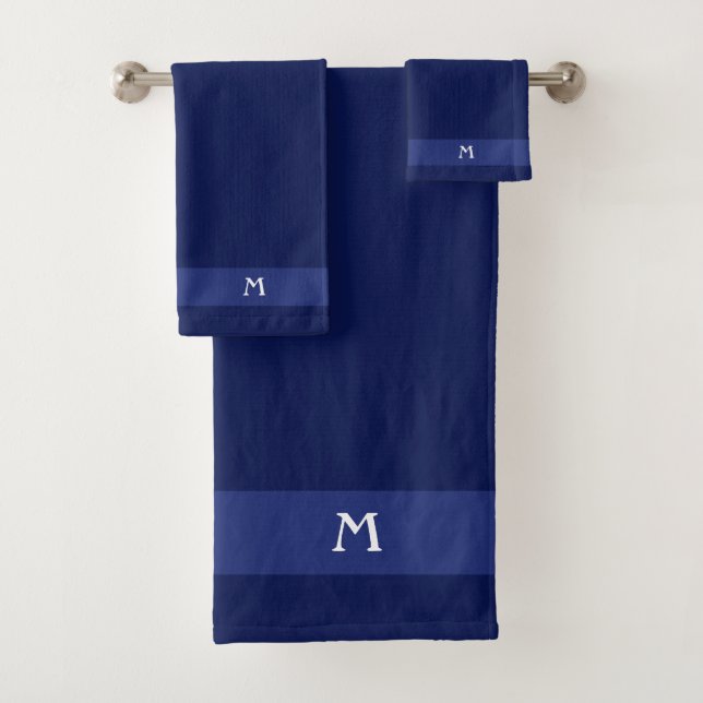 Monogramme sur un ensemble de serviettes de bain b (En situation)
