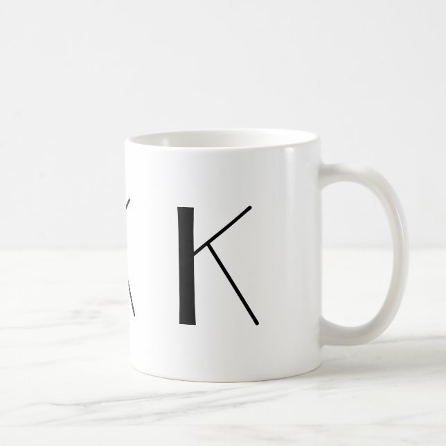 Monogramme tasse moderne noire et blanche de K (Droite)