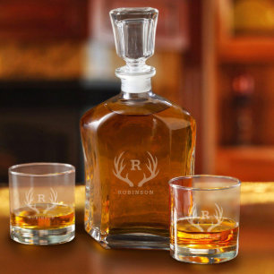 Monogrammes Antler et décanteur de whisky
