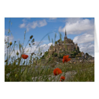 Mont St Michele à travers les pavots