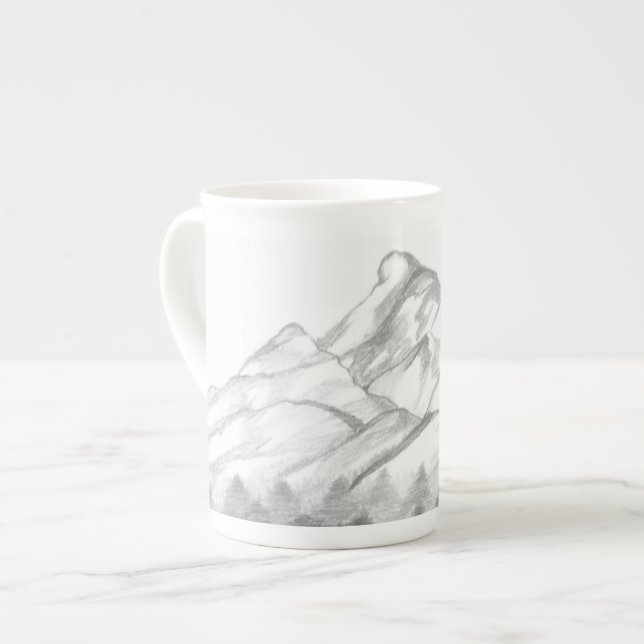 Montagnes esquissées au crayon sur mug à latte (Devant gauche)
