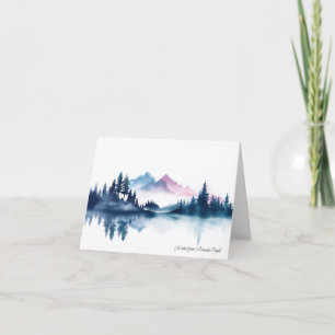 Montagnes et pins noirs à l'aquarelle rose et bleu