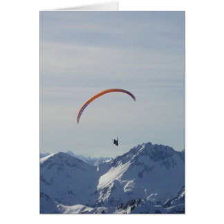 montagnes parapente volent vers la liberté et le s