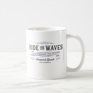 Montez la tasse de vagues