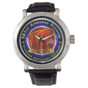 Montre 101e brigade d'artillerie de la division aéroport