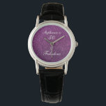 Montre 50 Et Fabuleux Anniversaire Rose Purple Glittery m<br><div class="desc">Conçu avec un joli, girly et beau arrière - plan de gloire violet rose et modèle de texte personnalisé pour le nom que vous pouvez modifier, il est parfait pour les cadeaux de 50ème anniversaire ou les faveurs de fête!</div>