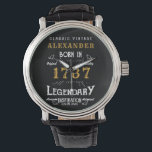 Montre Ajouter Année Et Nom Vintage Noir Anniversaire<br><div class="desc">Prenez un moment spécial et commémorez l'année de naissance de votre être cher avec cette montre vintage d'anniversaire noire et or. Cet accessoire personnalisé fait pour un cadeau inoubliable que votre destinataire peut chérir pour les années à venir. Le design élégant et élégant dispose d'un bandeau réglable et l'option d'ajouter...</div>