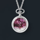 Montre Améthyste mauve chic moderne monogrammé<br><div class="desc">Montre avec motif moderne chic améthyste minéral gemstone. Design élégant et élégant. Vous pouvez ajouter votre propre monogramme pour personnaliser.</div>