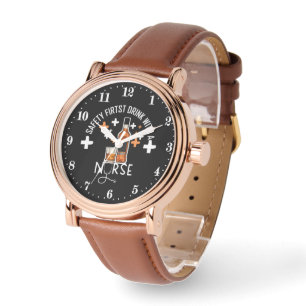 Montre Amusante infirmière buvant de l'art du mot
