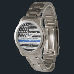 Montre Application de la loi Ligne Bleue Mince Police Ret<br><div class="desc">Célébrez et montrez votre reconnaissance à un policier exceptionnel avec cette Mince Ligne Bleue Police Retraite Watch - Drapeau américain dans les couleurs du drapeau de police, conception en détresse. Parfait pour les cadeaux d'anniversaire de la police, les cadeaux de retraite de la police et les prix de service. Personnalisez...</div>
