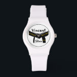 Montre Arts martiaux 1er degré Ceinture noire<br><div class="desc">Personnalisez la montre de ceinture noire 1er degré Arts martiaux avec le nom de votre artiste et l'année de leur réalisation. Cette montre d'arts martiaux personnalisée dispose d'une ceinture noire avec deux barres d'or ou des rayures avec un arrière - plan blanc et fait une grande idée cadeau personnalisée pour...</div>