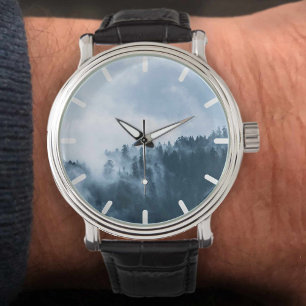 Montre Atmospheric Fog over a Forest
