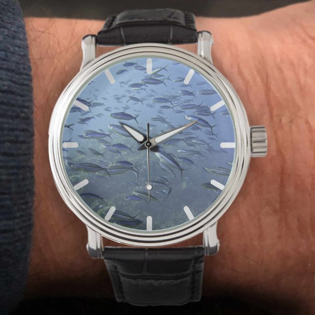 Montre Banc de poissons. Plongée sous-marine. (Créateur téléchargé)