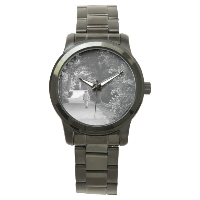 Montre Black and white photo of old man at park (devant)