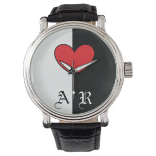 Montre blanche noire de coeur avec des initiales