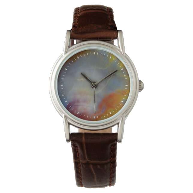 Montre Bois pétrifié abstrait en gros plan (devant)