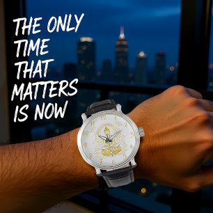 Montre Bouddha d'or assis à Lotus Pose.