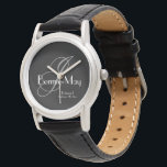Montre Cadeau Demoiselle d'Honneur Gris Monogramme Détail<br><div class="desc">Vous cherchez des cadeaux pour votre ou vos demoiselles d'honneur ? Considérez cette montre classique et élégante pour demoiselles d'honneur, avec une initiale de monogramme élégante, son nom, le titre "Demoiselle d'honneur" (ou ce que vous voulez), et la date, le tout dans une belle police blanche sur un cadran en...</div>