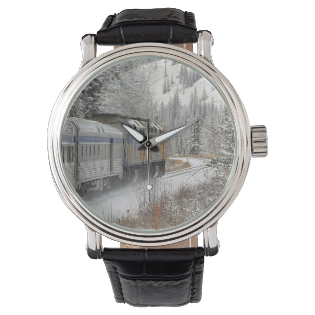 Montre Canada, Alberta. Train de neige de VIA Rail entre (devant)