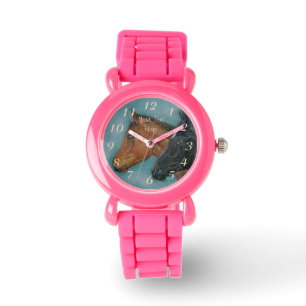 Montre cheval noir mignon de portrait de colt de poulain