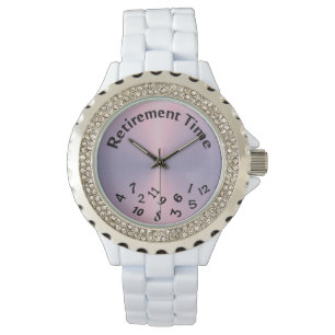 Montre chiffres égratignés de retraite sur rose métalliqu