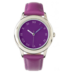 Montre Chiffres romains blancs sur le blanc pourpre