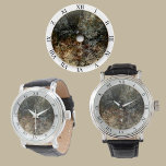 Montre Classique Faux Nephrite Jade<br><div class="desc">Dans les tons gris foncé,  vert,  marron et jaune,  ce faux visage de jade de néphrite sonnera dans n'importe quel style de montre que vous choisirez. Elle est naturellement belle avec ses tons terre multicolores. Rereprésentant l'harmonie et l'équilibre,  la protection et la chance,  jade est utilisé depuis des siècles.</div>