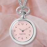 Montre Couleur solide rose pâle - Surveillance du nom per<br><div class="desc">Cette jolie montre en collier présente un visage en couleur rose vierge et la possibilité d'ajouter un nom personnalisé. Cliquez sur "Personnalisez ce Modèle" pour modifier ou supprimer facilement le nom de l'exemple présenté.</div>