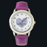 Montre de mignonne Kid avec coeur violet et nom de<br><div class="desc">Montre de mignonne enfant avec coeur violet girly et nom des enfants. Montres à poignet personnalisables pour garçons et filles filles. Idée cadeau d'anniversaire personnalisée pour enfants ou petits-enfants comme petite-fille. Texte de script élégant.</div>