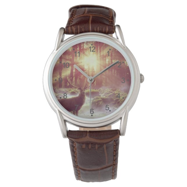 Montre Deer mâle dans Misty Woods au lever du soleil Heur (devant)