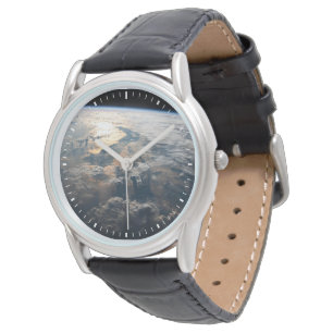 Montre Des Poutres Sunglint Au Large De La Mer Des Célèbe