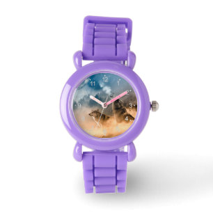 Montre Deux loups hurlent à la pleine lune en forêt