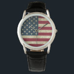 Montre Drapeau américain<br><div class="desc">Style : Protecteur de la Couronne pour hommes Black Leather Strap Watch Conçu avec l'homme moderne en tête, le protecteur de la Couronne est construit avec une bracelet en cuir noir et un casquette de protection frappant. Personnalisez-la avec vos images et textes préférés pour créer une montre unique ! Montre...</div>