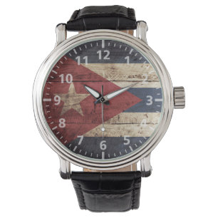 Montre Drapeau du Cuba sur le vieux grain en bois