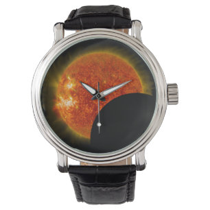 Montre Éclipse solaire en cours
