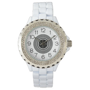Montre en émail blanc en pierre blanche pour femme