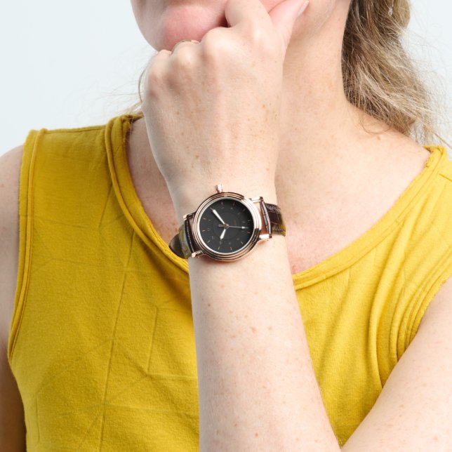Montre fausse moderne noire (Poignet)
