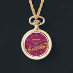 Montre Faux notes de musique or violet rouge chiffres<br><div class="desc">Simple et élégant pour un mélomane ou un musicien ! Chic rouge violet,  arrière - plan de couleur bordeaux,  avec des notes de musique faux or. Modèle pour ton nom,  lettres d'or. Numéros d'horloge dorés.</div>