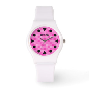 Montre femme moderne avec cadran pixelé rose