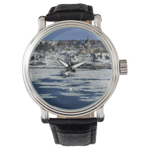 Montre Ferry sur le fleuve Saint-Laurent (Québec)