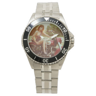 Montre Fille Pinup Classique Sur Une Moto
