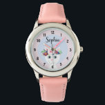 Montre Filles mignonne félin caricature et nom Enfants<br><div class="desc">Cette montre pour enfant mignonne et girly présente un beau chat peint à la main et portant une couronne de fleurs. Cette aquarelle fleurie dispose également d'un endroit où vous pouvez ajouter le nom de votre fille. Parfait pour la première montre d'un enfant !</div>